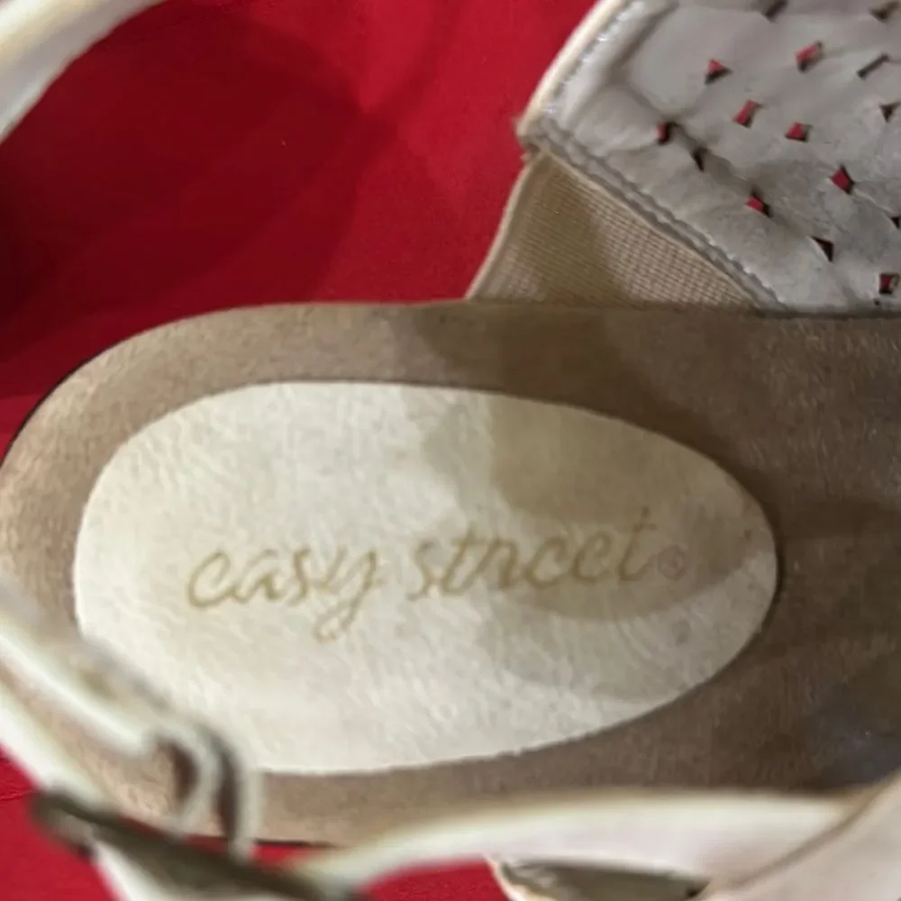 Easy Street White Wedge Sandals with Slingback Size 11